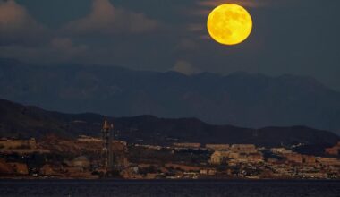 October skywatching guide: Hunter's Moon, Orionid meteors and more
