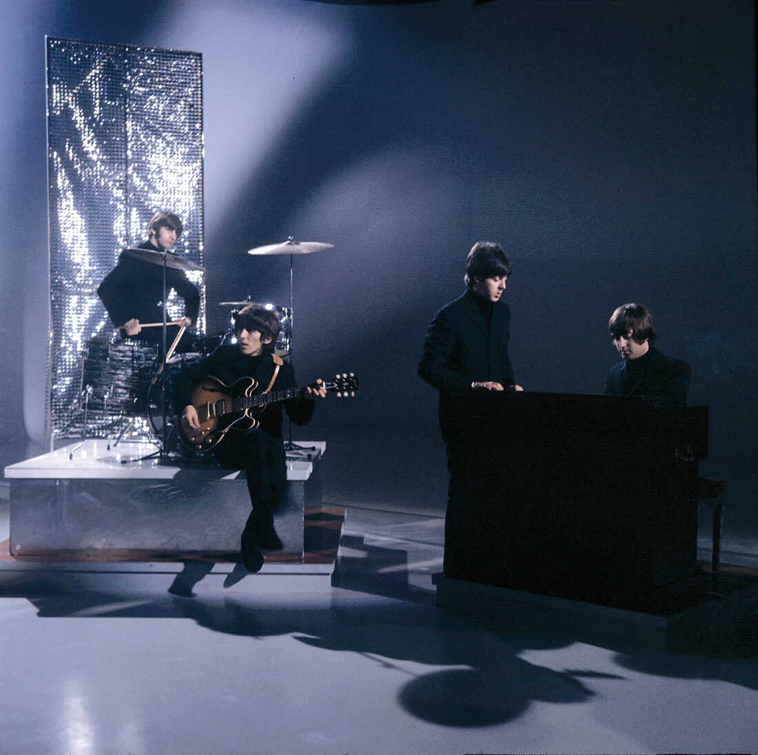 Beatles04_AppleCorps.jpg