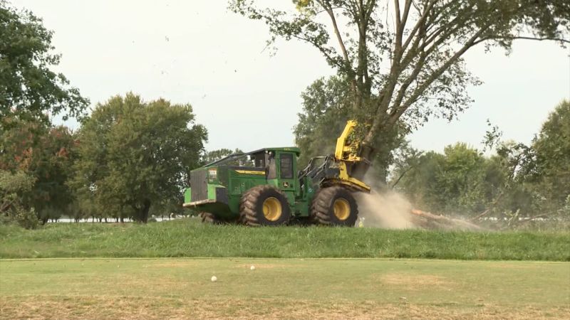 Crews begin clearing 169 trees at DC golf course Trump plans to convert to championship course