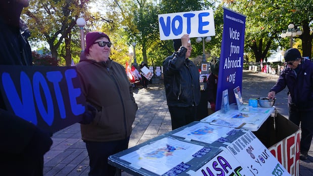 Americans in Ottawa urge voters living abroad to cast ballots in U.S. midterms