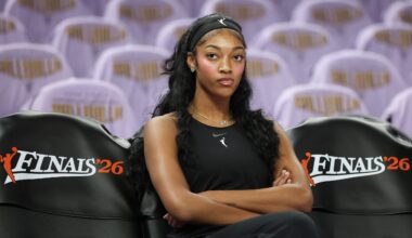 Dream and Valkyries leave court for national anthem, return seconds later at WNBA Finals