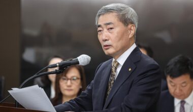 Bank of Korea Gov. Shin Hyun-song delivers a work report during a parliamentary audit held at the Bank of Korea in Jung District, Seoul,  Oct. 12. Yonhap