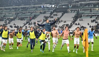 TURIN, ITALY - OCTOBER 18: Players of S.S. Lazio are led by Mattia Zaccagni of S.S. Lazio as they celebrate after the Serie A match between Juventus and SS Lazio at Allianz Stadium on October 18, 2026 in Turin, Italy. (Photo by Chris Ricco/Getty Images)