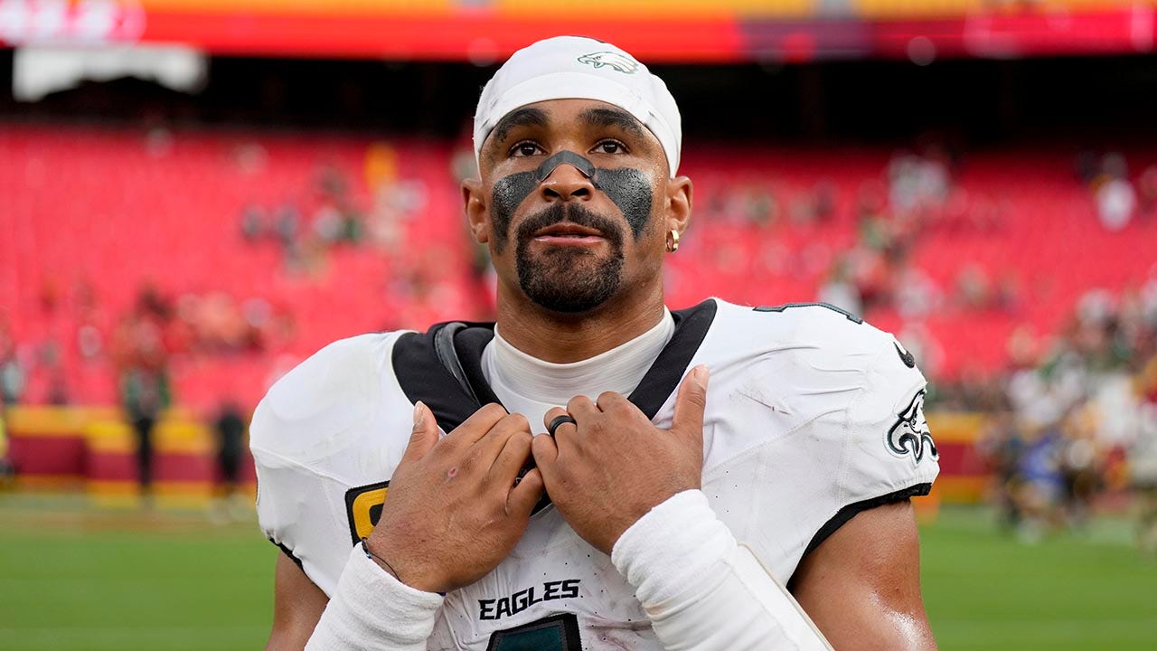 Eagles will bring back Jalen Hurts this season under one condition amid blood clot issue: report