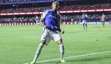 SAO PAULO, BRAZIL - APRIL 13: Kaio Jorge of Cruzeiro celebrates after scoring the first goal of his team during a Brasileirao 2025 match between SaoPaulo and Cruzeiro at MorumBIS on April 13, 2025 in Sao Paulo, Brazil. (Photo by Alexandre Schneider/Getty Images)