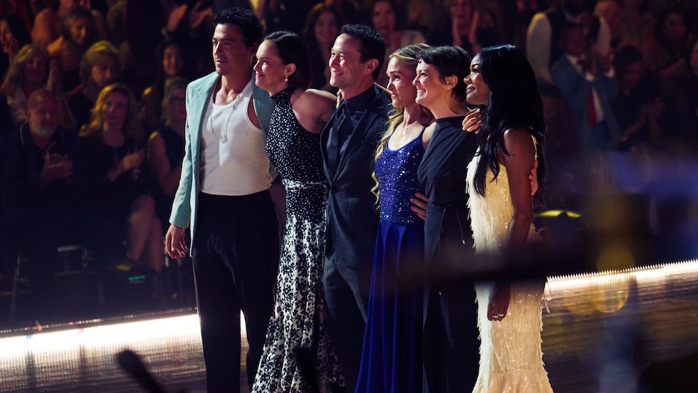 Julia Stiles Has '10 Things I Hate About You' Reunion During Heath Ledger Tribute on 'DWTS'