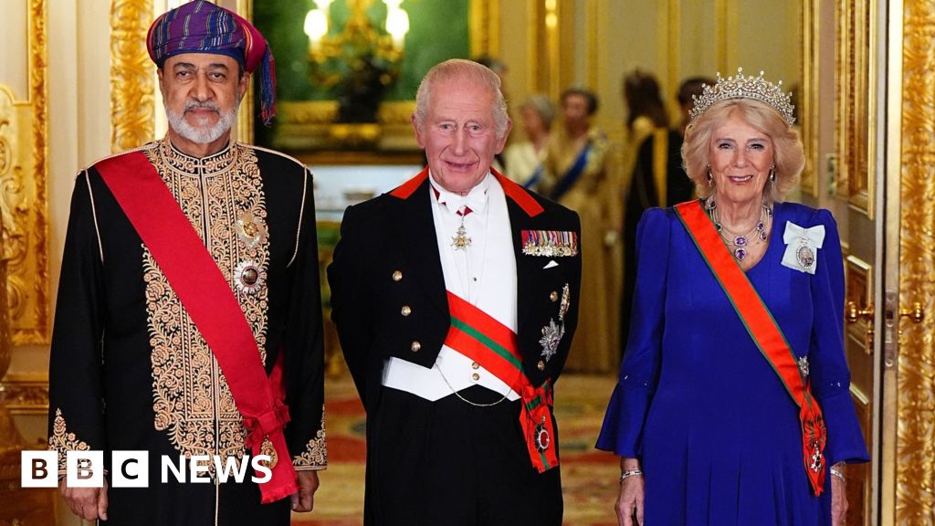King praises Strait of Hormuz peace efforts at glittering banquet - BBC