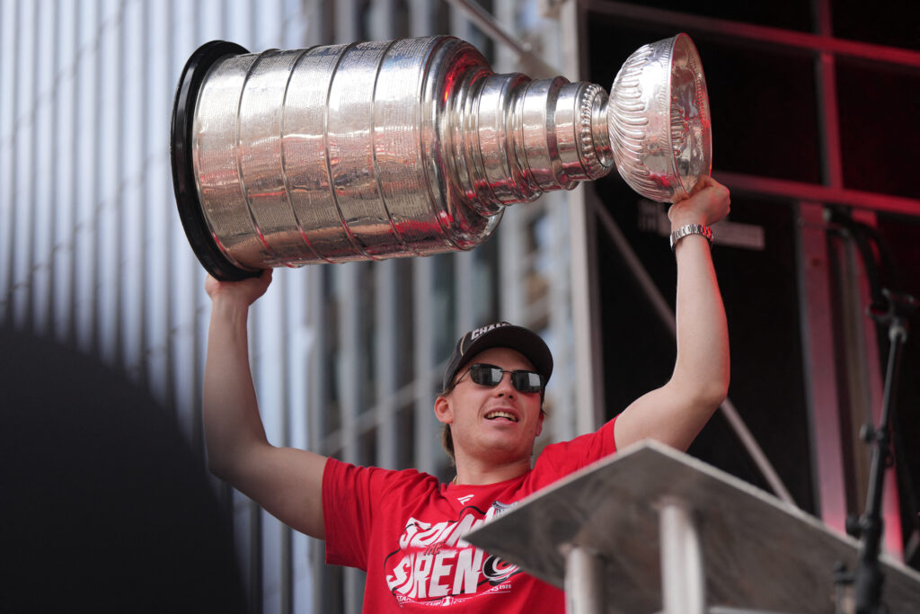 Hurricanes' Alexander Nikishin Reportedly Seeking $9MM Salary
