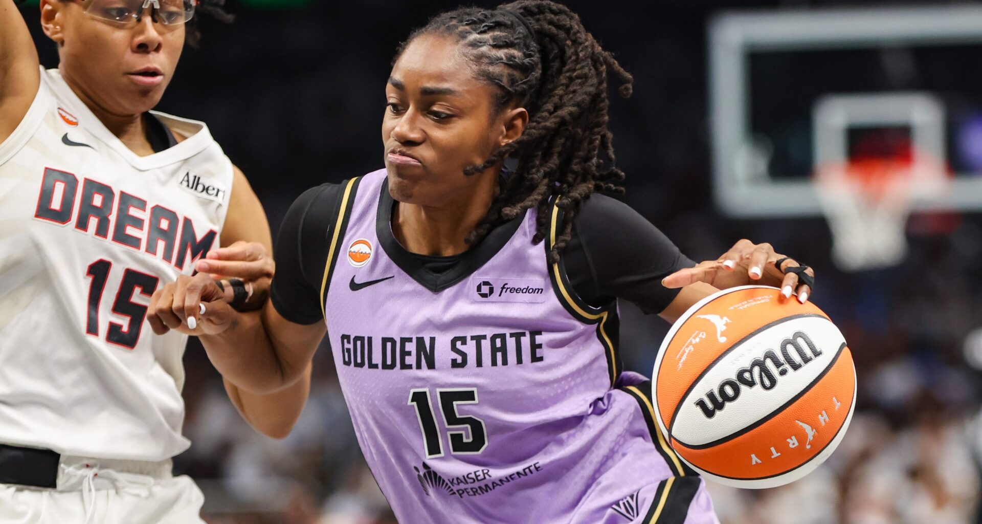 Hayes' holds off Dream's second-half push in Valkyries win
