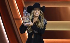 NASHVILLE, TENNESSEE - NOVEMBER 19: EDITORIAL USE ONLY Lainey Wilson accepts the Female Vocalist of the Year Award onstage during the 59th Annual CMA Awards at Bridgestone Arena on November 19, 2025 in Nashville, Tennessee. (Photo by Jason Kempin/Getty Images)