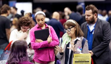 U.S. labor market slows with midterms on the horizon