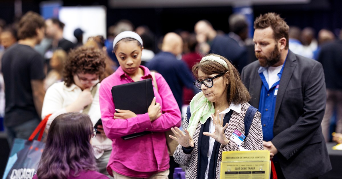 U.S. labor market slows with midterms on the horizon