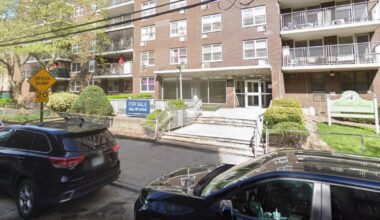Mom dead, baby critically injured after being pushed from Bronx balcony; police seek ex-boyfriend