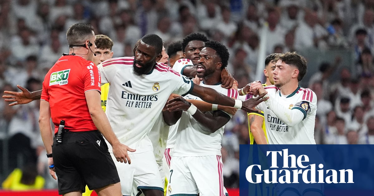 Real Madrid’s Vinícius Júnior sent off for hair-pulling in victory over Villarreal | La Liga