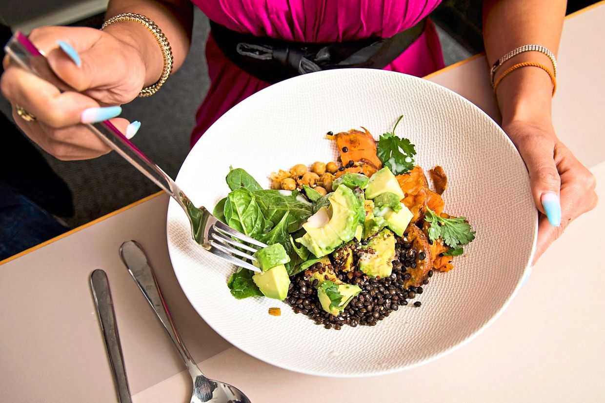 Between fibre and protein: Which is more important?