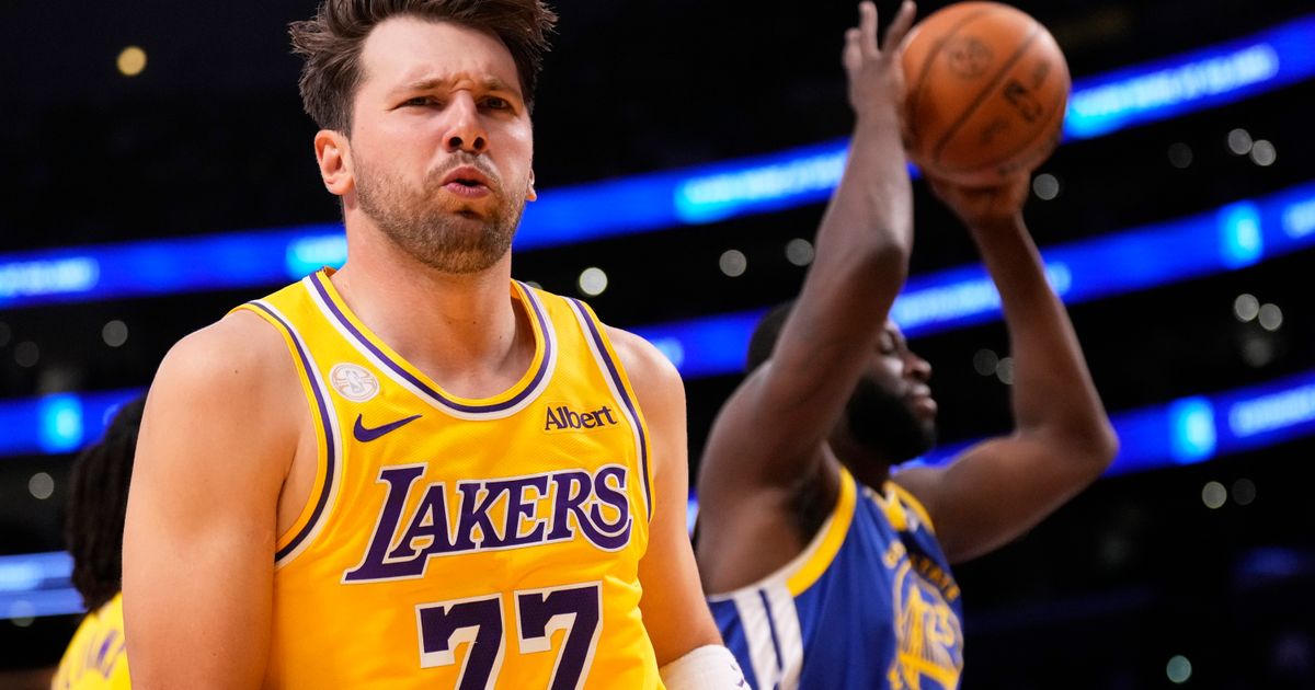 Warriors rookie Yaxel Lendeborg calls out Luka Doncic, both on court and after huge loss to Lakers :: WRAL.com