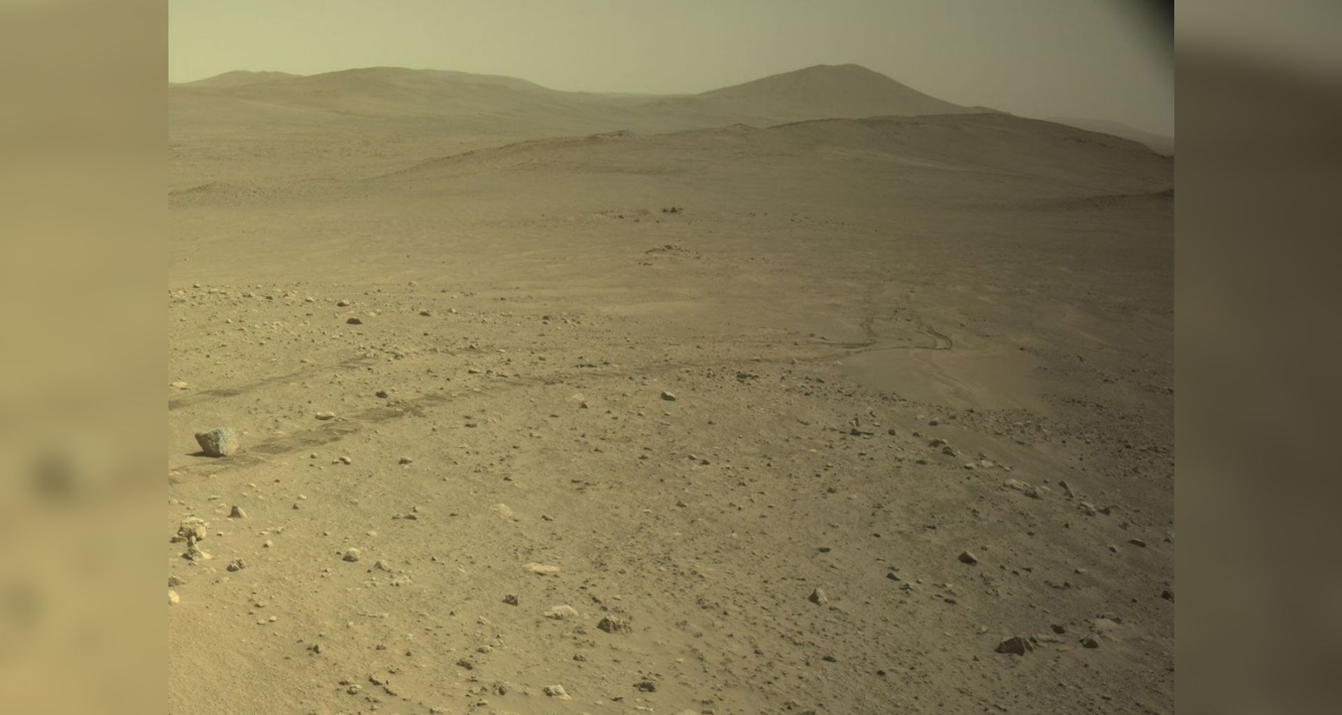 Mars rover tracks from a historic drive photo of the day for Oct. 27, 2026