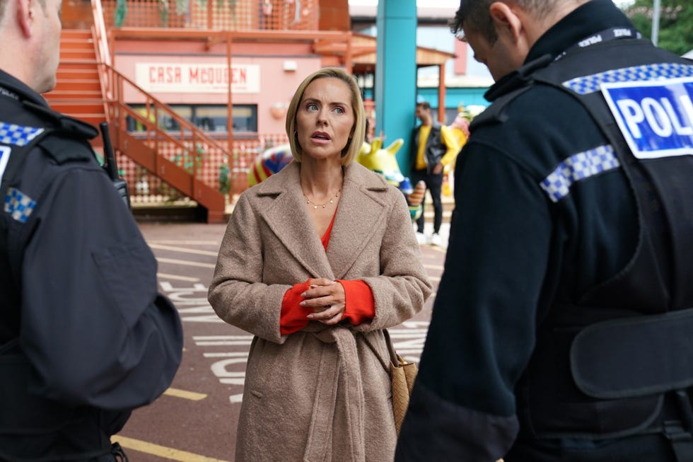 EMBARGO 27/10/2026 Cindy Cunningham with the police in Hollyoaks embargo 27102026 cindy cunningham with the police in hollyoaks