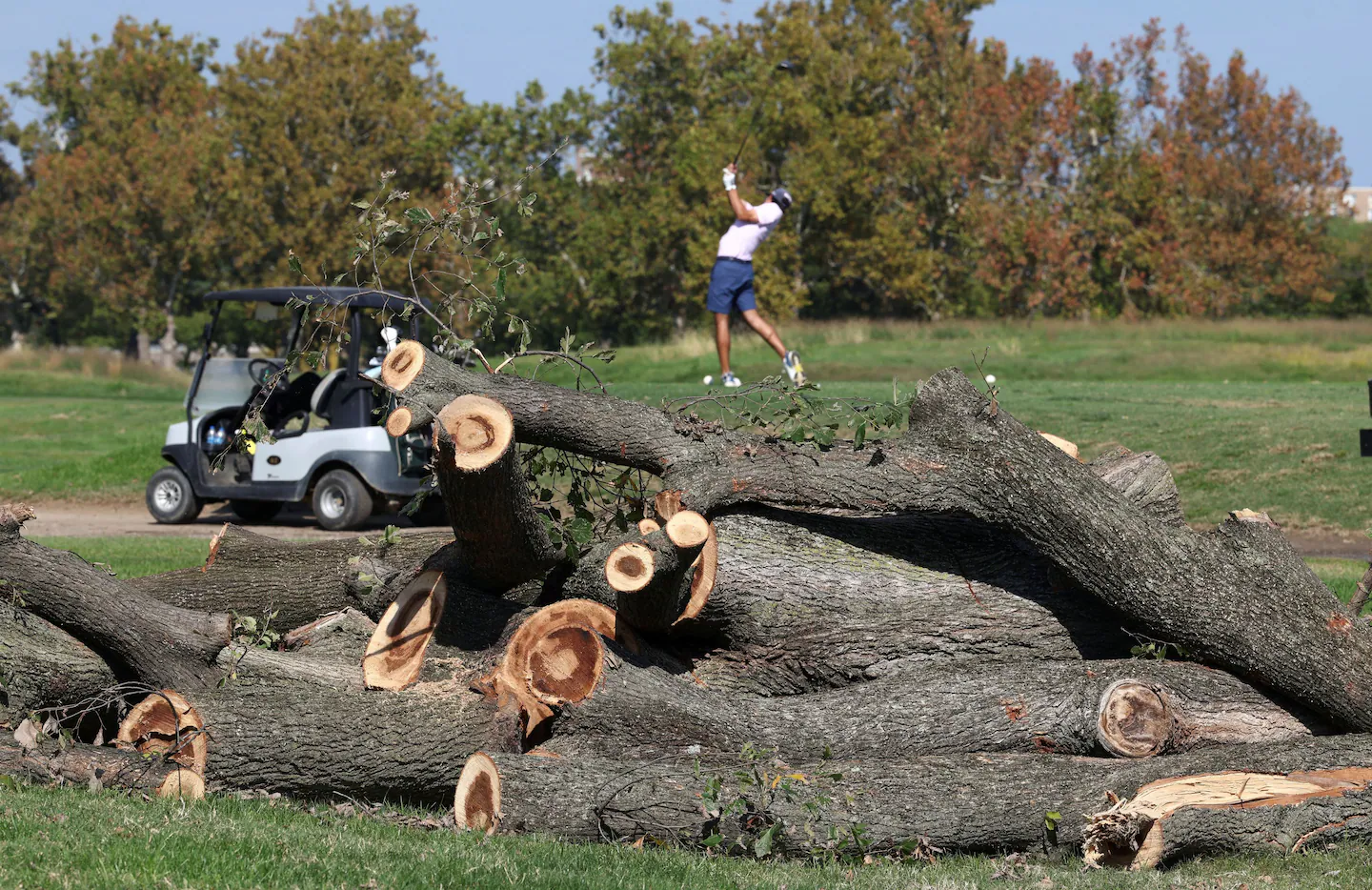 Trump shares plan to overhaul East Potomac golf course amid court fight over land - The Washington Post