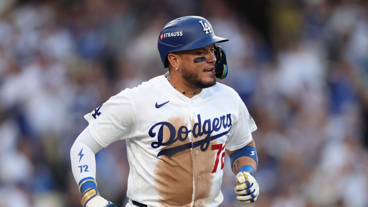 Dodgers IF Rojas Retires | News Radio 1200 WOAI