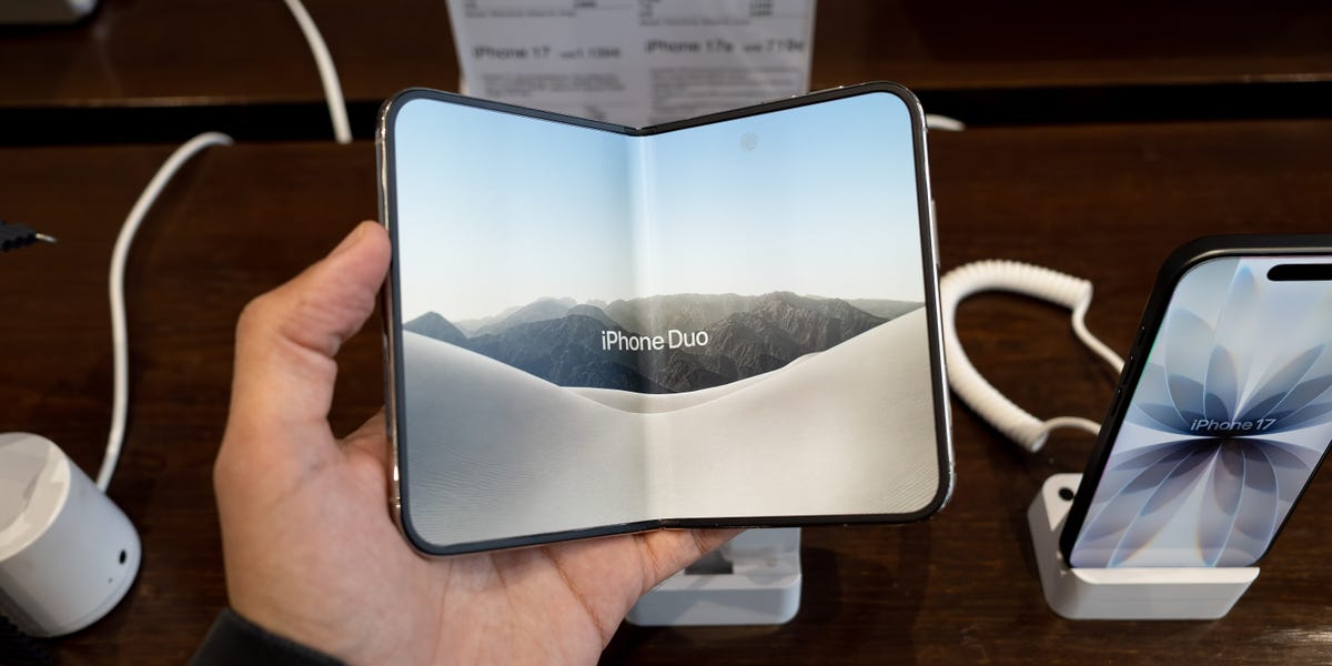 iPhone Duo Memes Are Taking Over As Users Report Cracked Screens
