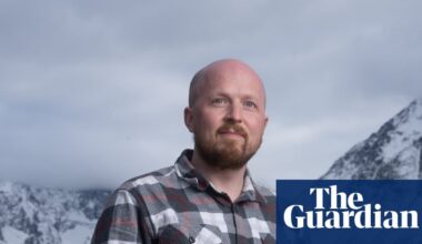 A Democratic upset is brewing in Alaska’s governor’s race as Trump’s popularity craters | Alaska