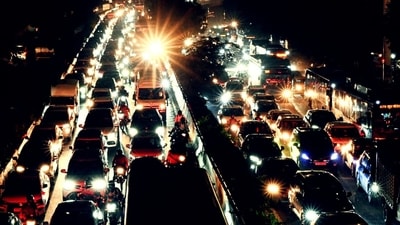 Traffic jam from Ashram to Lajpat Nagar after Barapullah Phase-III elevated corridor opened, in New Delhi. (Arvind Yadav/HT Photo)