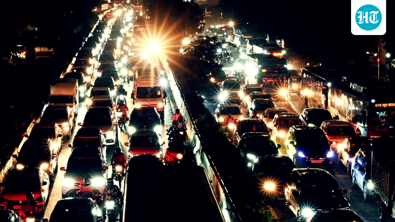 Phantom jams, traffic that moves like fluid, forced merges: The physics behind Barapullah Phase-III gridlock