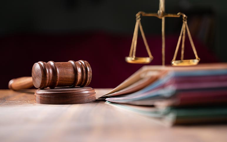 Panel Backs Former Merrill Trainee in Dispute Over Pension Rollover