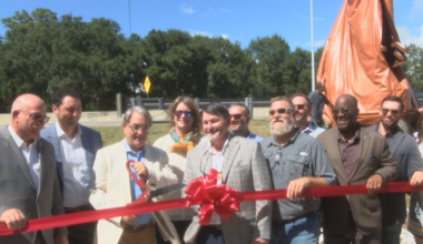 Ocean Springs unveils new gateway sculpture