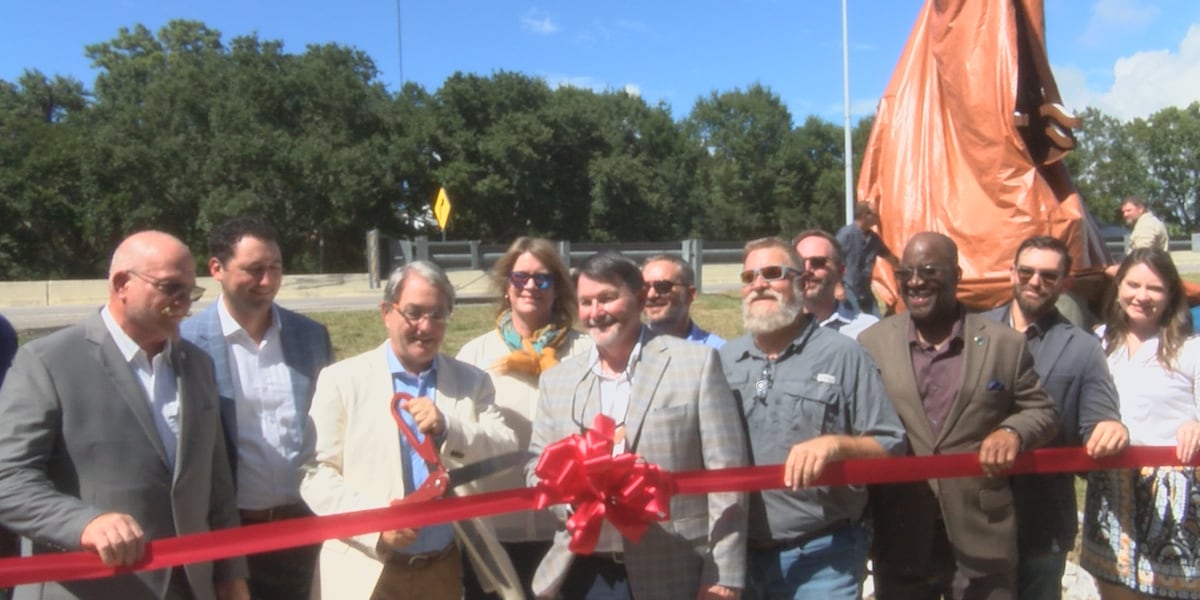 Ocean Springs unveils new gateway sculpture