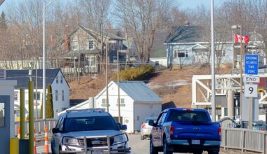 Trade dispute bars liquor delivery through Maine to Canadian island