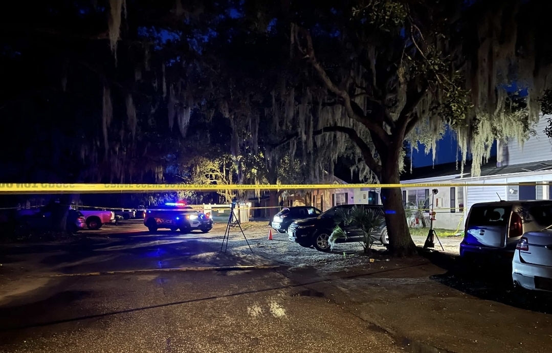 BREAKING NEWS: Leesburg man killed in shooting at Tavares apartment complex