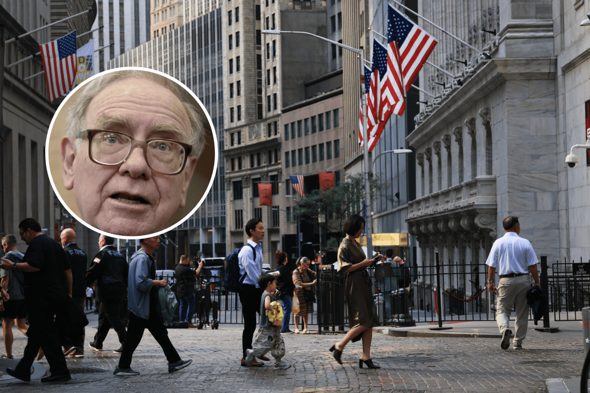 Warren Buffett's red warning siren has rarely been louder