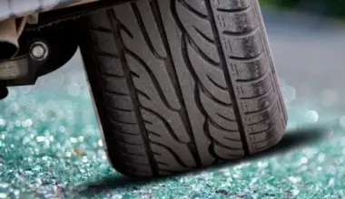 One hospitalized in morning Omaha metro crash