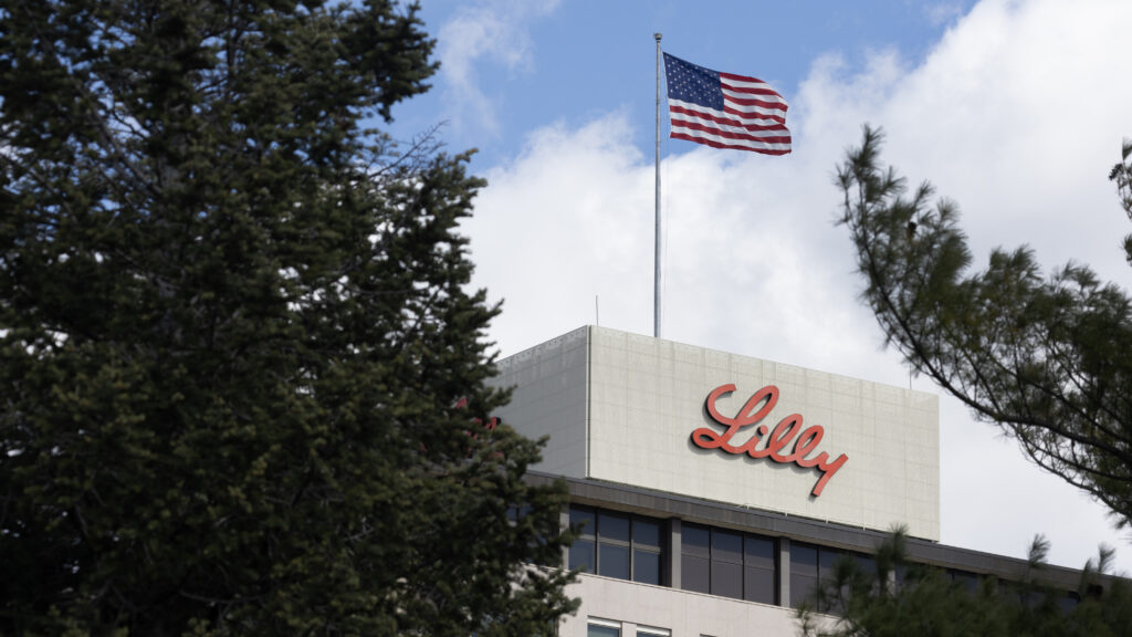 Eli Lilly’s Zepbound plus amylin drug led to major weight loss in mid-stage trial