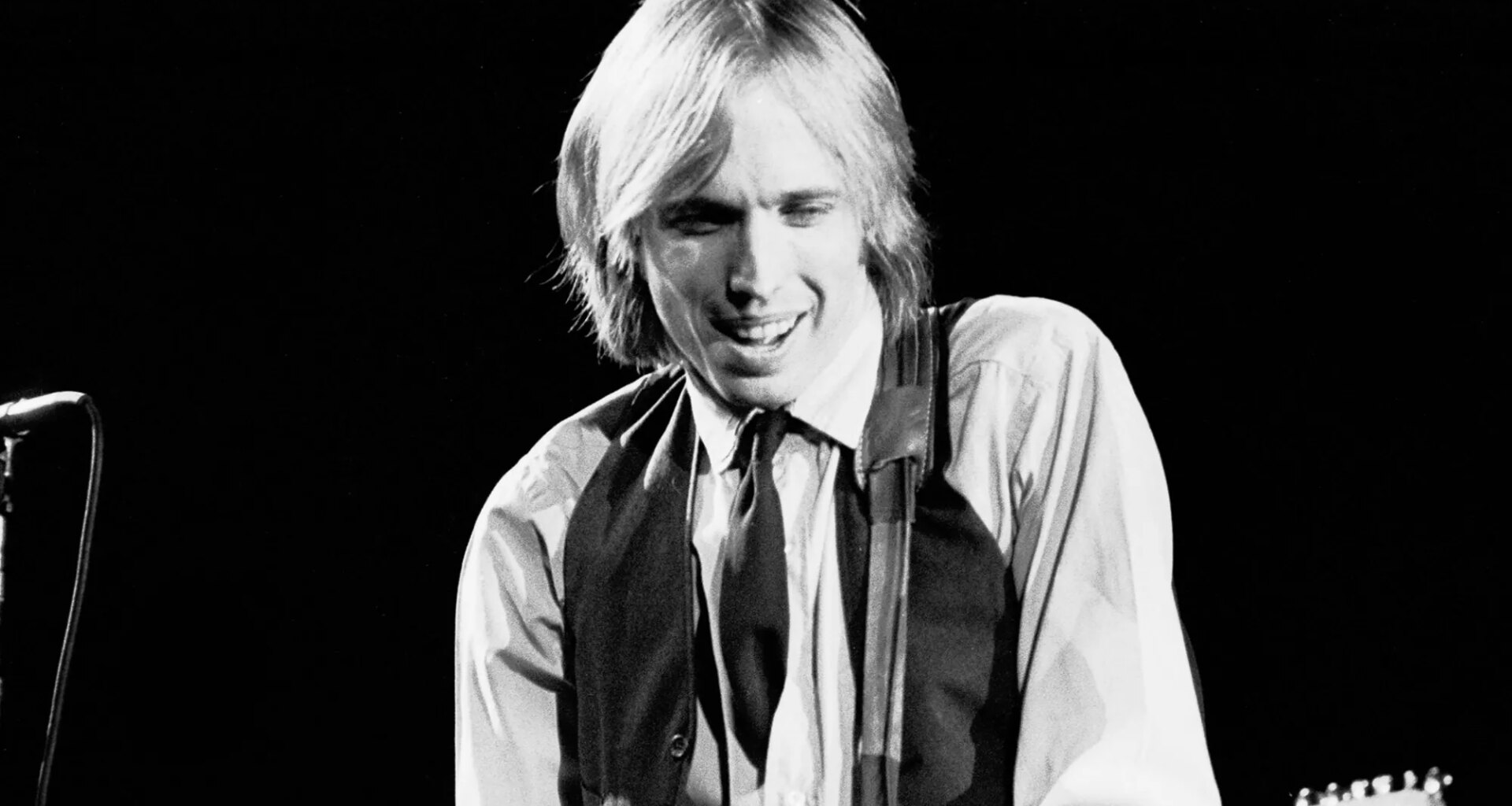 9 Years Ago Today, the World Lost the Classic Rock Icon Whose Songs Have Been Covered by Pearl Jam, Johnny Cash, and Linda Ronstadt