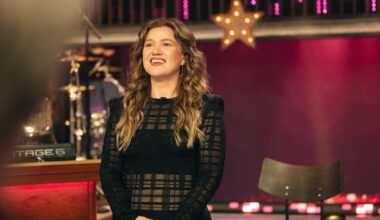 Kelly Clarkson's Art of Play Visit Revealed in Security Footage