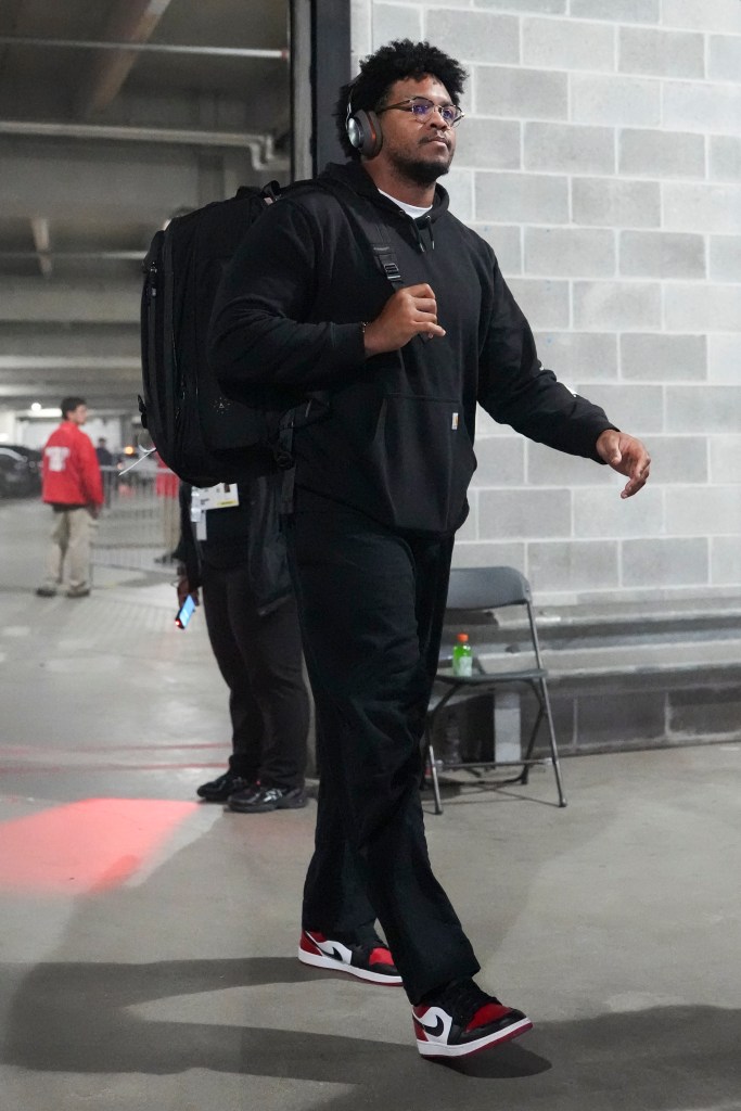 Marcus Davenport before the Bears-Eagles game on Sept. 28, 2026. 