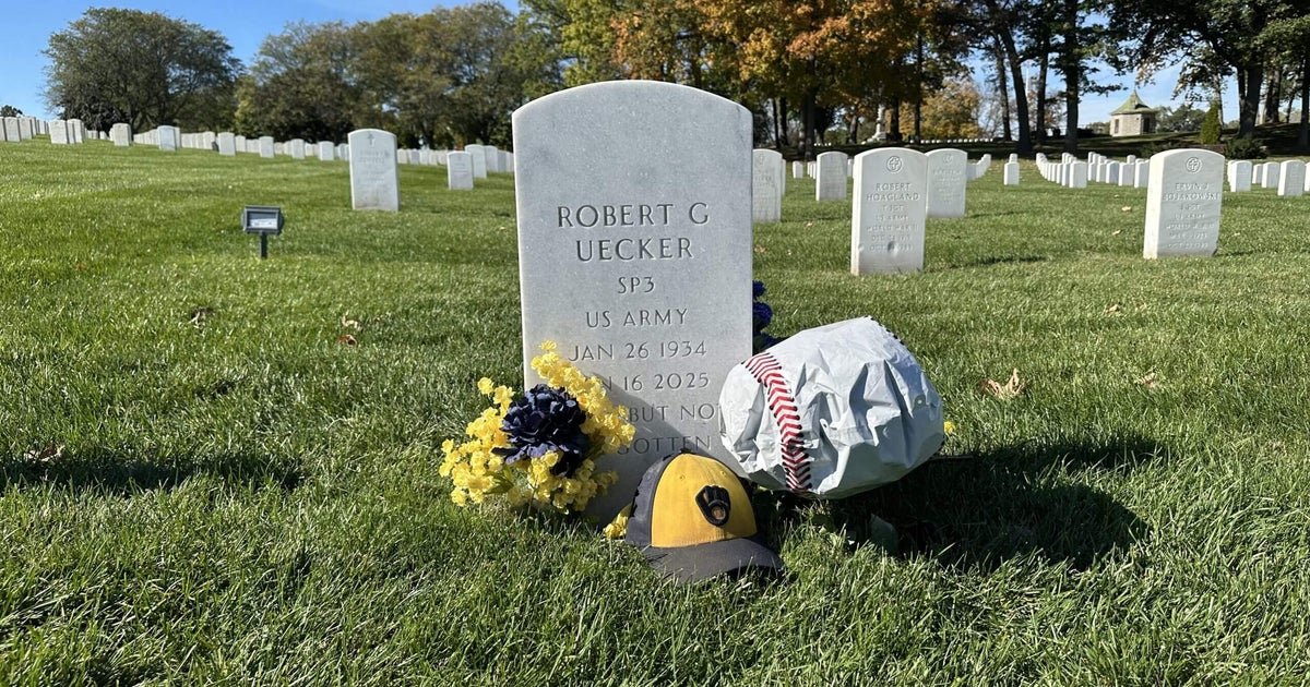 Bob Uecker’s spirit hangs over a bittersweet Brewers World Series