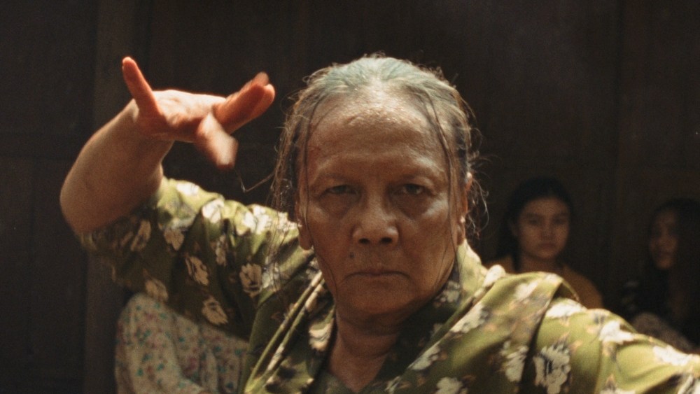 'Ibuku' Review: A Dreamlike Indonesian Drama of Parental Redemption