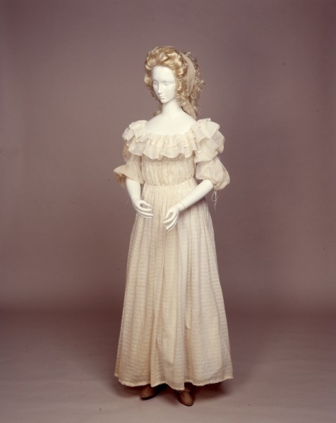 Dress (Chemise à la Reine), 1783-90, Manchester Galleries