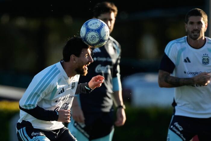Argentina bids Messi farewell in final national team match, ending an era