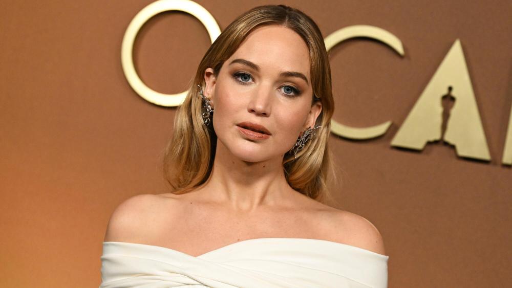 Jennifer Lawrence Shot Nude Scene in Front of Unauthorized Crew Members
