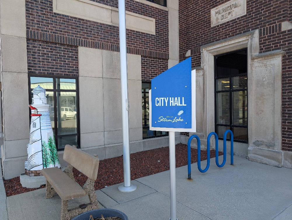 Storm Lake City Council OKs Pirate's Pointe Mini Golf Ownership Change