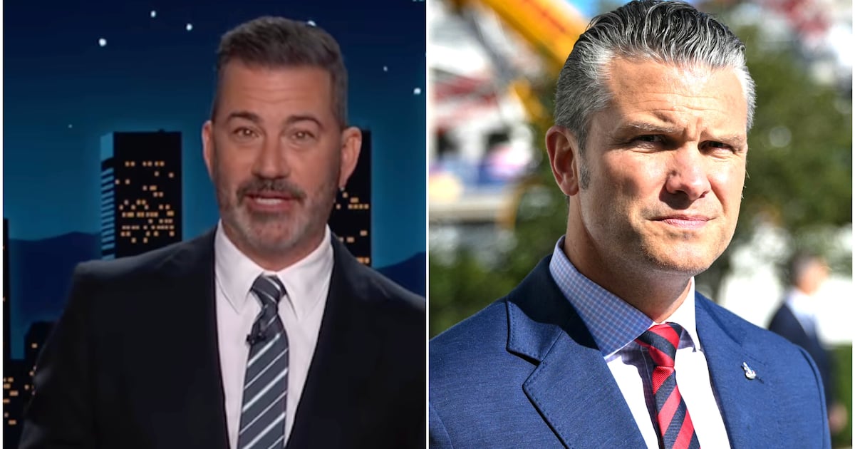 Kimmel Humiliates ‘Pretty’ Pete Hegseth for Workout Fail