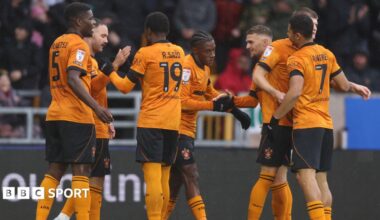 Wolves cut gap to Championship top two with win over Watford