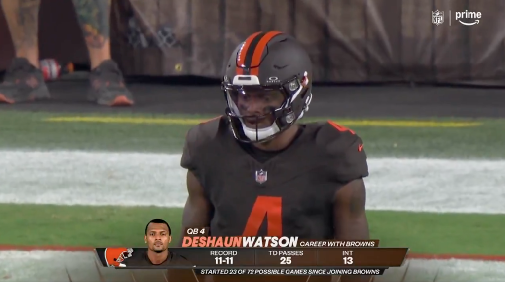 Al Michaels, Kirk Herbstreit gloss over Deshaun Watson story on 'TNF'