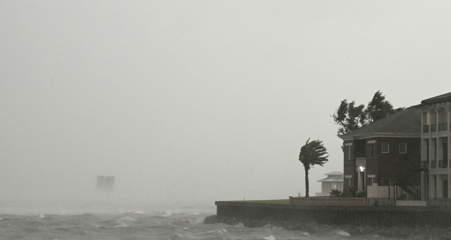 Isaias weakens after making landfall in US Gulf Coast as hurricane | Weather News