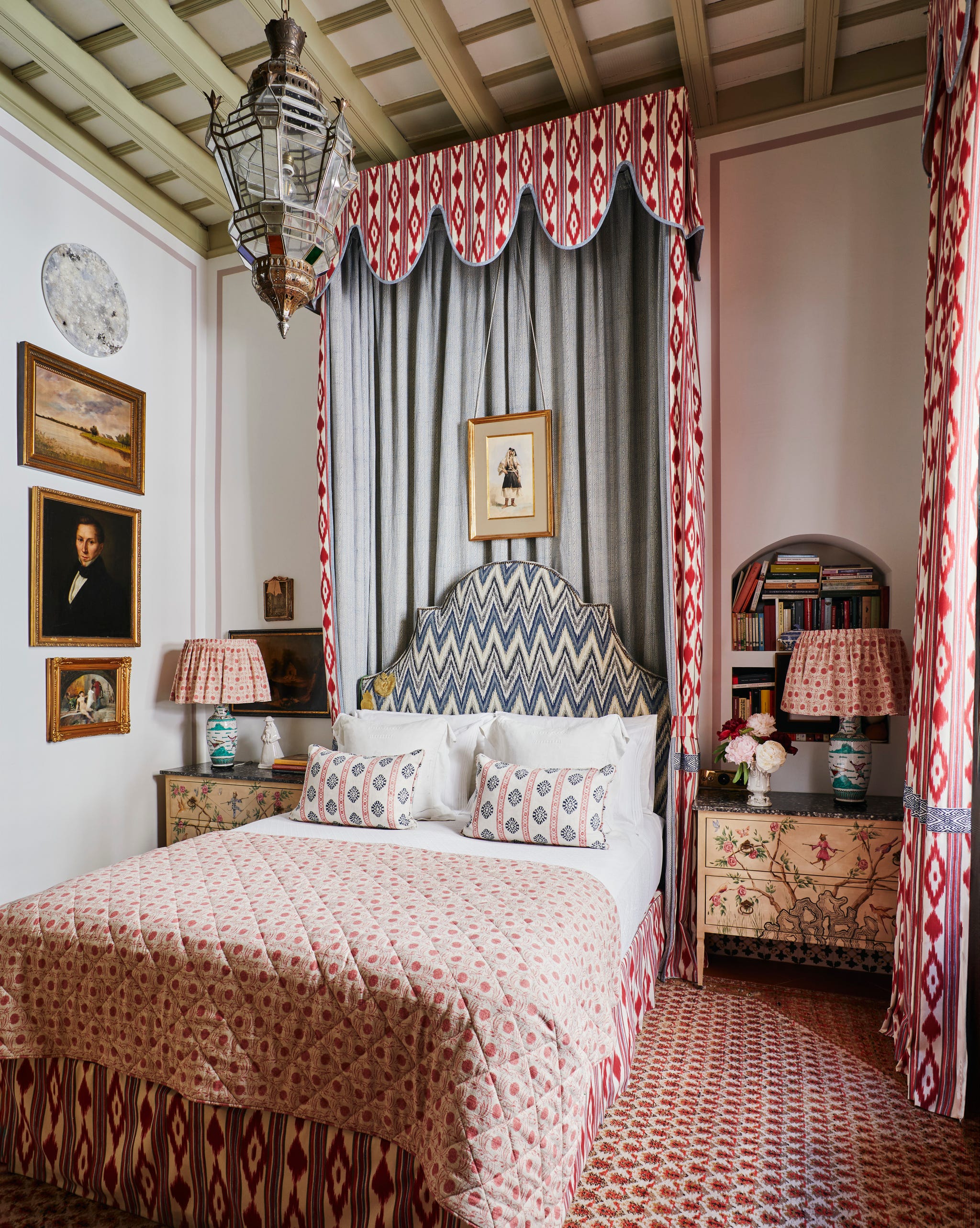 Amaro Sanchez de Moya Seville Apartment bedroom amaro sanchez de moya seville apartment bedroom